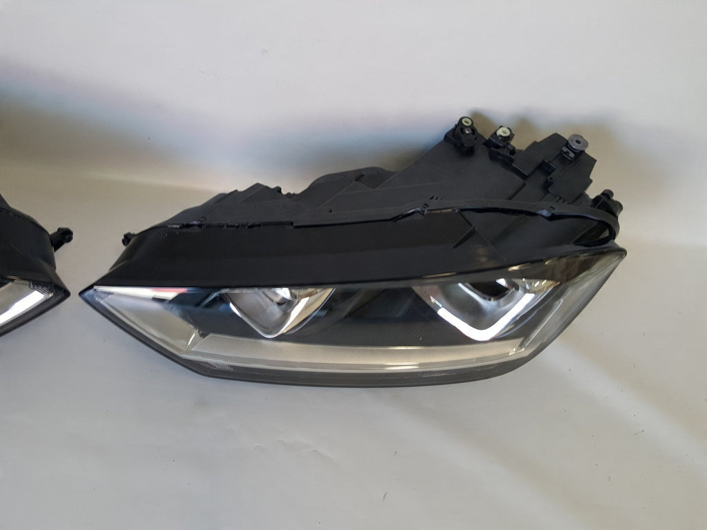 Frontscheinwerfer VW Sportsvan 90067693 Xenon Ein Stück (Rechts oder Links)