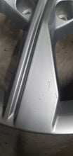 Laden Sie das Bild in den Galerie-Viewer, 1x Alufelge 17 Zoll 7.5" 5x112 38ET Glanz Silber 8W0601025EH Audi A4 Rim Wheel FEL6610928656xt