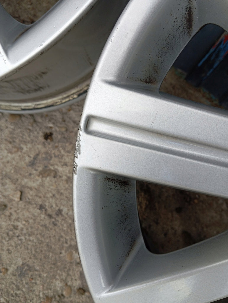 4x Alufelge 15 Zoll 6.5" 5x112 50ET Glanz Silber 5K0601025J Seat Touran