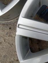 Laden Sie das Bild in den Galerie-Viewer, 4x Alufelge 15 Zoll 6.5&quot; 5x112 50ET Glanz Silber 5K0601025J Seat Touran