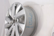 Laden Sie das Bild in den Galerie-Viewer, 1x Alufelge 18 Zoll 7.0" 5x100 39ET Silber 2GM601025 VW Rim Wheel FEL7170850221zx