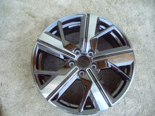 Laden Sie das Bild in den Galerie-Viewer, 1x Alufelge 18 Zoll 7.0" 5x112 49ET 2K7601025B VW Caddy California V Rim Wheel FEL9554783393dj