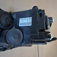 Laden Sie das Bild in den Galerie-Viewer, Frontscheinwerfer VW Caddy 2K1941016B Rechts Scheinwerfer Headlight SCH3399774207oq