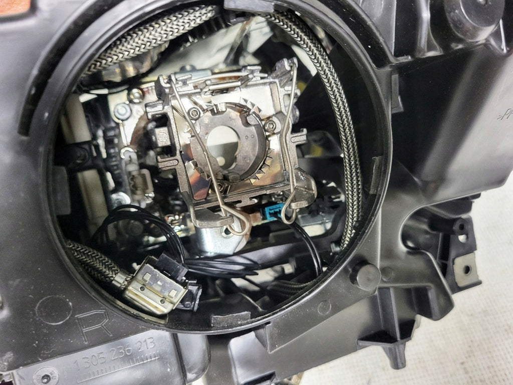 Frontscheinwerfer Mercedes-Benz W204 A2048209061 Xenon Rechts Headlight SCH4013454735bh