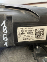 Load image into Gallery viewer, Frontscheinwerfer VW Golf Sportsvan 517941033B Xenon Links Headlight SCH1138833114ih