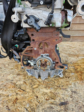 Laden Sie das Bild in den Galerie-Viewer, Motor Audi VW A3 Golf CLH 1.6 TDI Diesel Engine Unkomplett