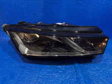Laden Sie das Bild in den Galerie-Viewer, Frontscheinwerfer Skoda Octavia IV 5E4941016A Full LED Rechts Headlight SCH4737900398xk