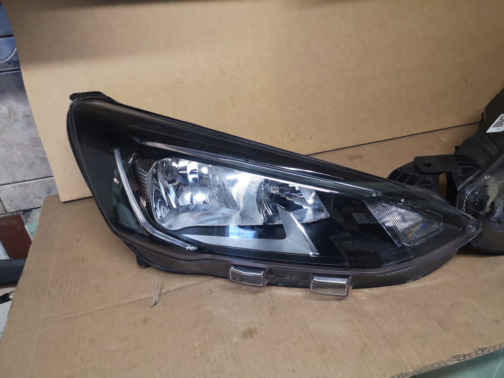 Frontscheinwerfer Ford Focus JX7B-13W029-DE JX7B-13W030-DE LED Rechts oder Links