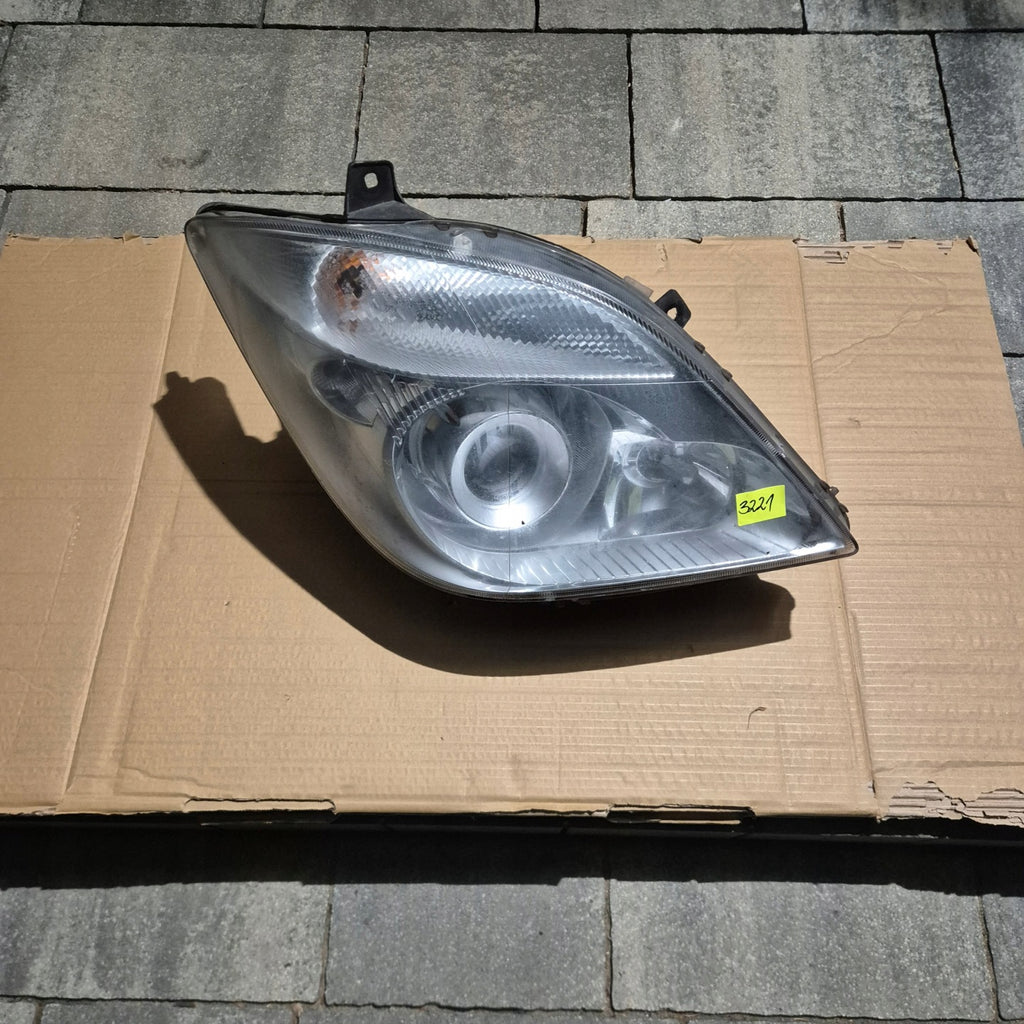 Frontscheinwerfer Mercedes-Benz Sprinter A9068201061 Xenon Rechts Headlight SCH9321788262lm