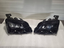Laden Sie das Bild in den Galerie-Viewer, Frontscheinwerfer Renault 5 260105980R Ein Satz Scheinwerfer Headlight SCH6117608696fv