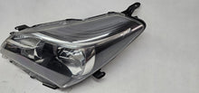 Laden Sie das Bild in den Galerie-Viewer, Frontscheinwerfer Toyota Yaris SPP4621 Links Scheinwerfer Headlight