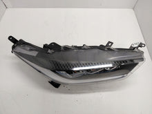 Laden Sie das Bild in den Galerie-Viewer, Frontscheinwerfer Toyota Yaris Rechts Scheinwerfer Headlight SCH3690970695ns