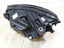 Laden Sie das Bild in den Galerie-Viewer, Frontscheinwerfer Mercedes-Benz Gla A1569061800 Xenon Rechts Headlight SCH8528567408rp