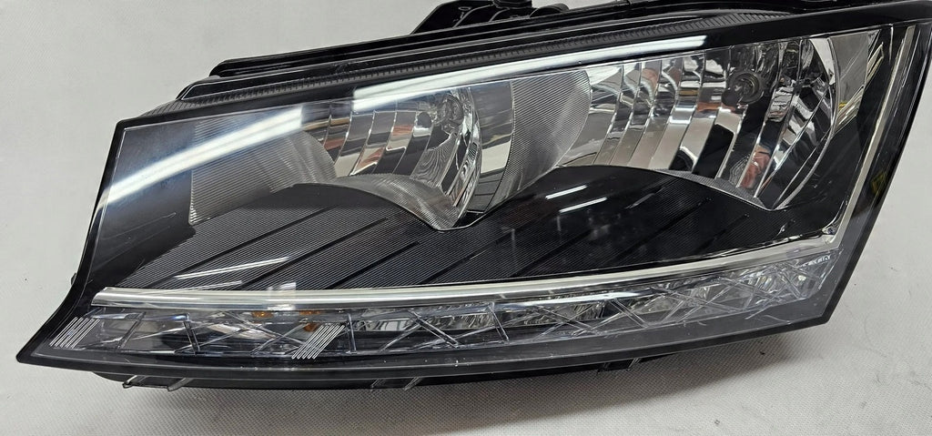 Frontscheinwerfer Skoda Fabia III 6V1941015D LED Links Scheinwerfer Headlight