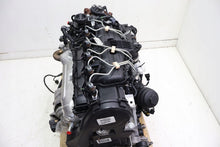 Load image into Gallery viewer, Motor Volvo V70 D5244T14 2.4 175PS 129kW 195TKm Benzin Engine Komplett MOT9480075424xb