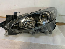 Laden Sie das Bild in den Galerie-Viewer, Frontscheinwerfer Mazda III B45A-51040 Links Scheinwerfer Headlight