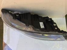 Laden Sie das Bild in den Galerie-Viewer, Frontscheinwerfer Iveco I Rechts Scheinwerfer Headlight SCH3426414913pi