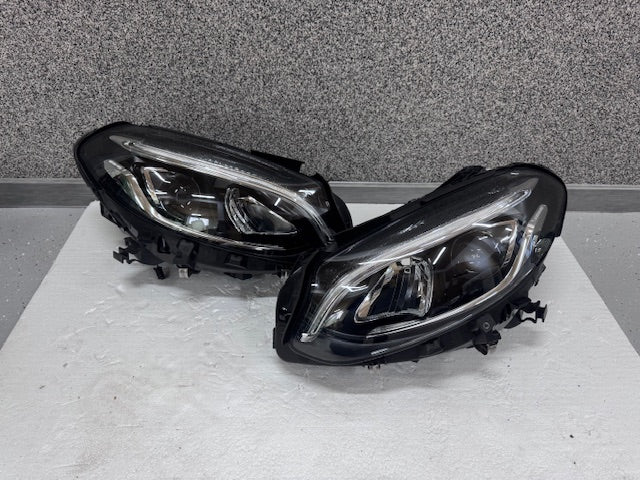 Frontscheinwerfer Mercedes-Benz W246 A2469065301 A2469066201 Ein Satz Headlight SCH4813639433ud