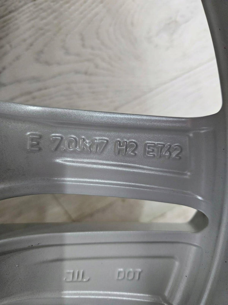 1x Alufelge 17 Zoll 7.0" 5x112 42ET Glanz Silber 8W0601025P Audi A4 B9 Rim Wheel FEL9227818802zr