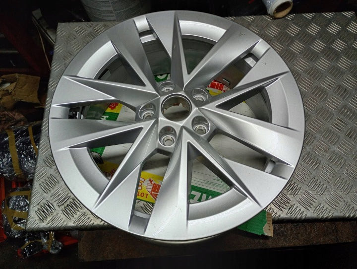1x Alufelge 17 Zoll 46ET Silber 5E3601025 Skoda Octavia I Rim Wheel FEL7991561510dp