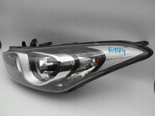 Laden Sie das Bild in den Galerie-Viewer, Frontscheinwerfer Hyundai I30 92101A6000 Ein Stück (Rechts oder Links) Headlight SCH6024607208ey