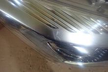 Laden Sie das Bild in den Galerie-Viewer, Frontscheinwerfer Ford Kuga 90156426 Xenon Rechts Scheinwerfer Headlight