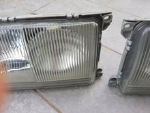 Laden Sie das Bild in den Galerie-Viewer, Frontscheinwerfer Mercedes-Benz W123 1305620201 Rechts Scheinwerfer Headlight SCH7378049901gl
