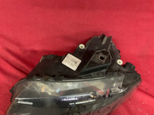 Laden Sie das Bild in den Galerie-Viewer, Frontscheinwerfer Audi A3 8P0941029M Xenon Links Scheinwerfer Headlight