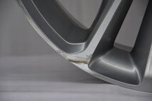 Load image into Gallery viewer, 1x Alufelge 19 Zoll 7.5&quot; 5x114.3 49 5ET Glanz Grau 52910-2W410 Hyundai Mg