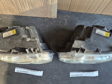 Laden Sie das Bild in den Galerie-Viewer, Frontscheinwerfer Land Rover Range I XBC501860LPO XBC502020LPO Ein Satz SCH7080249353zo