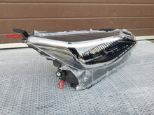 Load image into Gallery viewer, Frontscheinwerfer Toyota Yaris Cross -314 LED Rechts Scheinwerfer Headlight SCH8865393757zx