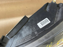 Laden Sie das Bild in den Galerie-Viewer, Frontscheinwerfer Ford Focus JX7B-13E014-CE JX7B-13E015-CE Full LED Ein Satz SCH9417717594at