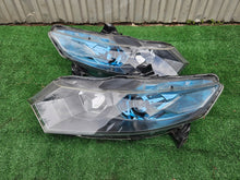 Laden Sie das Bild in den Galerie-Viewer, Frontscheinwerfer Honda Insight 100-22875 Ein Satz Scheinwerfer Headlight