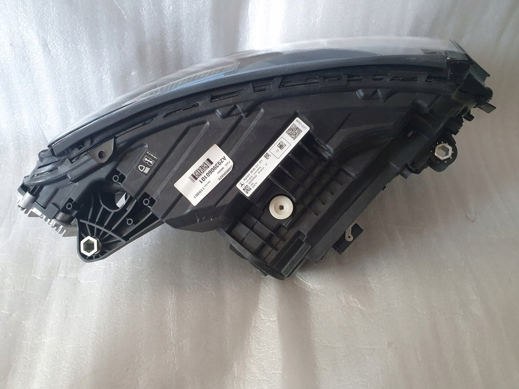 Frontscheinwerfer Mercedes-Benz Eqc A2939060101 LED Rechts oder Links