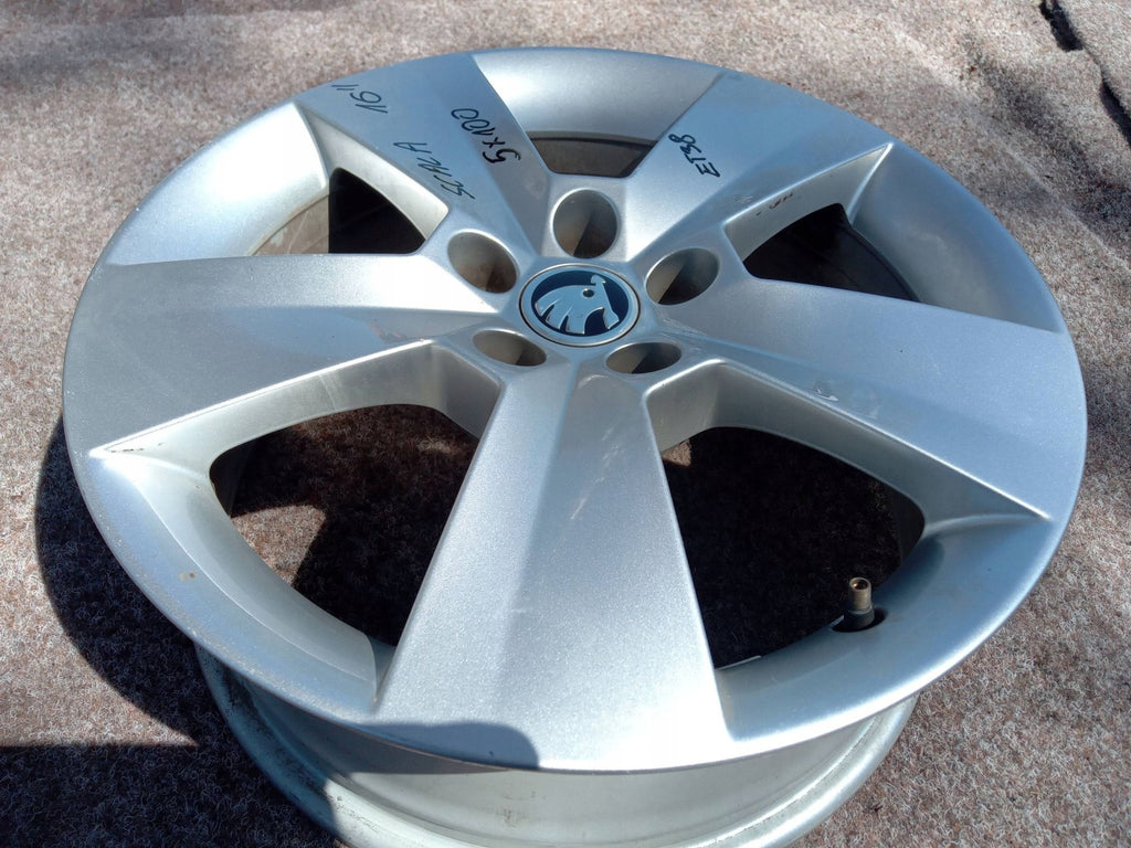 1x Alufelge 16 Zoll 5x100 657601025 Skoda Scala Rim Wheel FEL6766105624xb