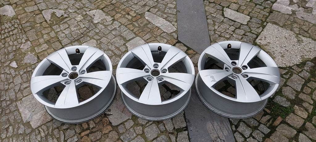 1x Alufelge 17 Zoll 6.5" 5x112 41ET Glanz Silber 3V0601025A Audi Superb Iii