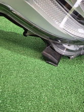 Load image into Gallery viewer, Frontscheinwerfer Toyota 4 Yaris LED Rechts Scheinwerfer Headlight