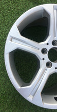 Laden Sie das Bild in den Galerie-Viewer, 1x Alufelge 17 Zoll 8.0" 5x112 57ET Glanz Silber A2044010104 Mercedes-Benz W204 FEL9577974306xn