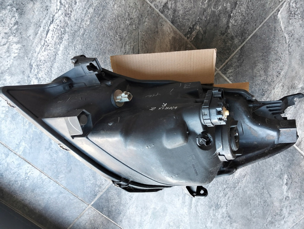 Frontscheinwerfer Toyota Yaris Rechts Scheinwerfer Headlight