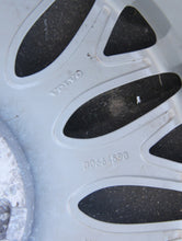 Load image into Gallery viewer, 1x Alufelge 18 Zoll 8.0" 5x108 49ET 30664590 Volvo S80 V70 Rim Wheel