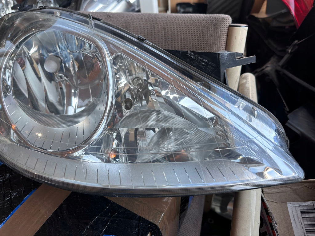 Frontscheinwerfer Mercedes-Benz W169 A1698200261 Rechts Scheinwerfer Headlight SCH9311727041yd