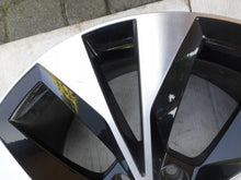 Laden Sie das Bild in den Galerie-Viewer, 1x Alufelge 18 Zoll 8.0&quot; 5x112 44ET Glanz Silber 3V0601025R Skoda Superb Iii