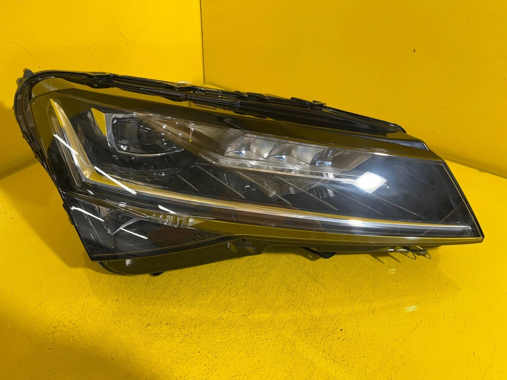 Frontscheinwerfer Skoda Superb III 3V1941016D LED Rechts Scheinwerfer Headlight