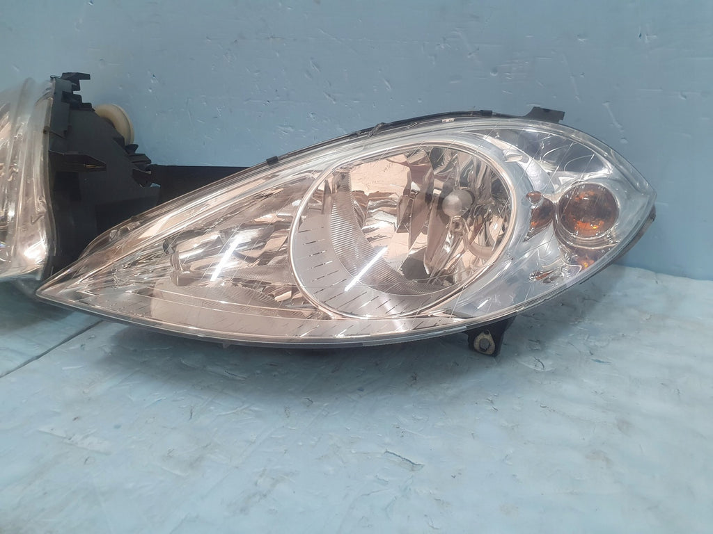 Frontscheinwerfer Mercedes-Benz W169 A1698200261 Ein Stück (Rechts oder Links)