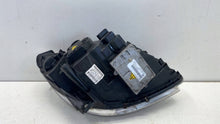 Laden Sie das Bild in den Galerie-Viewer, Frontscheinwerfer Mercedes-Benz W245 A1698208361 Xenon Links Headlight SCH3479639351xs