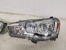 Load image into Gallery viewer, Frontscheinwerfer Mitsubishi Outlander II Xenon Ein Stück (Rechts oder Links)