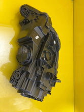 Load image into Gallery viewer, Frontscheinwerfer Audi A3 8V0941005J Xenon Links Scheinwerfer Headlight