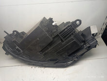 Laden Sie das Bild in den Galerie-Viewer, Frontscheinwerfer VW Passat 3J1941006 LED Rechts Scheinwerfer Headlight