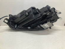 Laden Sie das Bild in den Galerie-Viewer, Frontscheinwerfer Skoda Superb Rechts Scheinwerfer Headlight