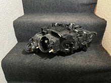 Load image into Gallery viewer, Frontscheinwerfer BMW F22 F23 Xenon Rechts Scheinwerfer Headlight SCH5699699299tw